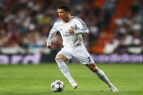 世界杯小组赛第三轮：葡萄牙轮换阵容仍不敌亚洲黑马 小组次名出线